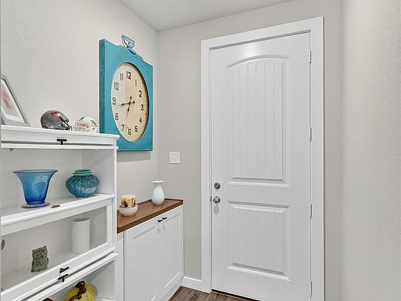 3rd image of 1005 W Chambers St