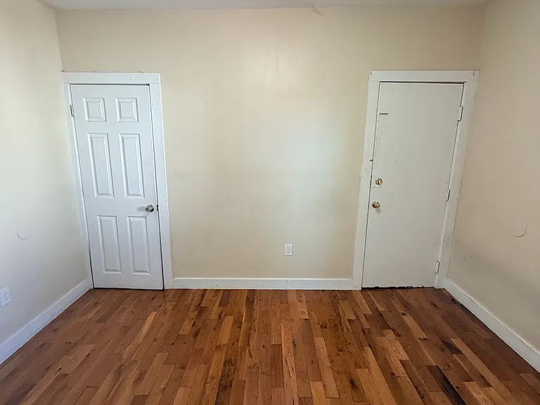 564 Howard Ave #2L — Photo 12
