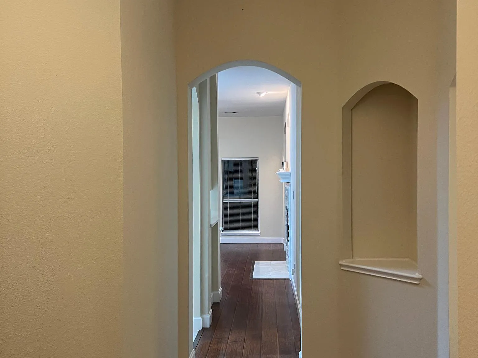 7901 Glenoaks Drive — Photo 2