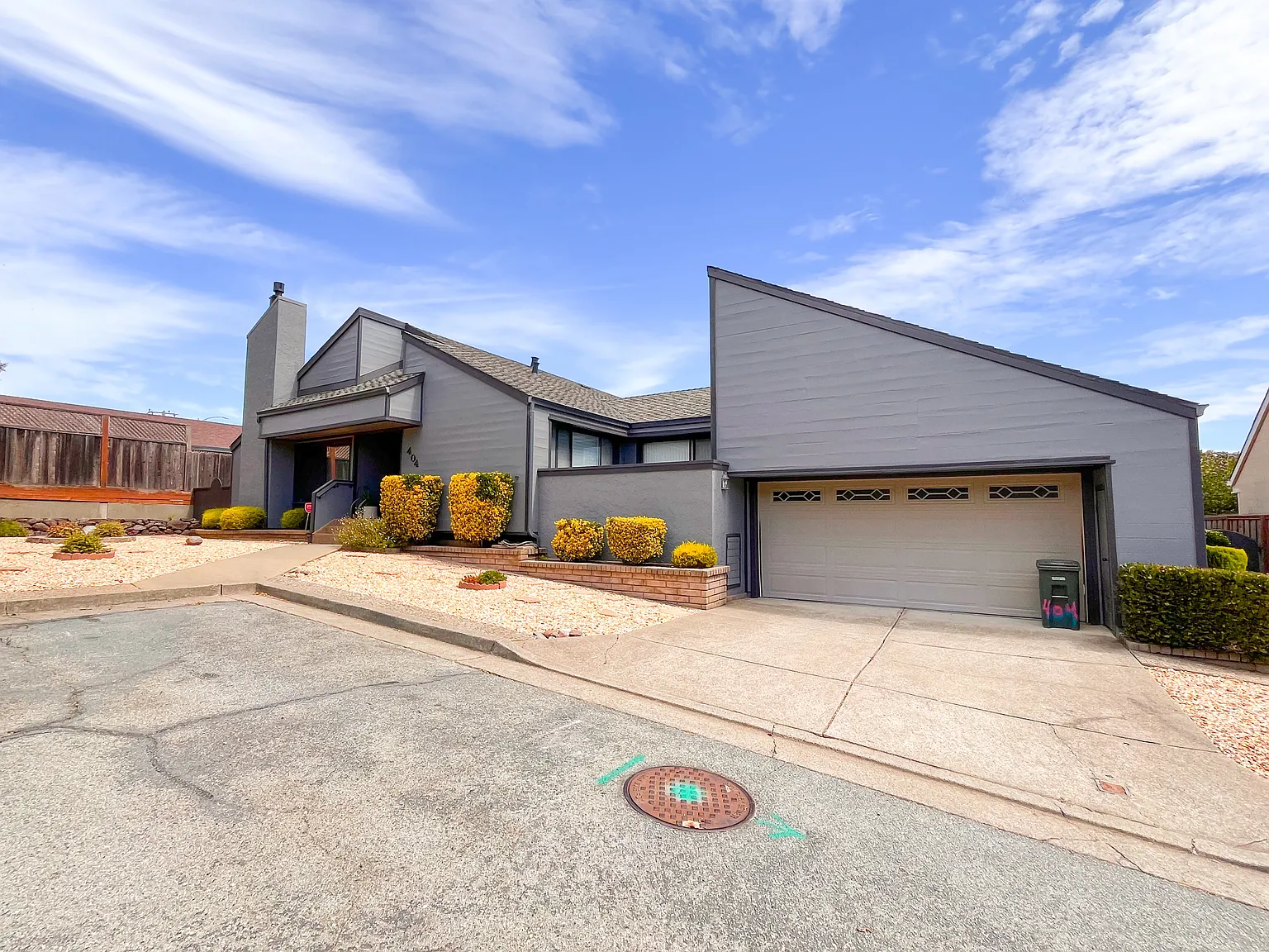 3 bed, 1920 sqft, $7,500 — Photo 1