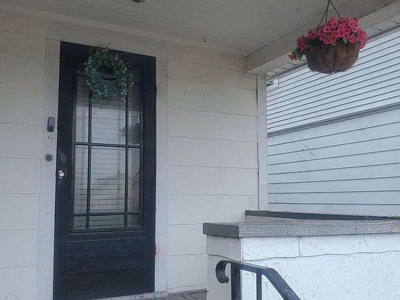 2nd image of 534 Clark St