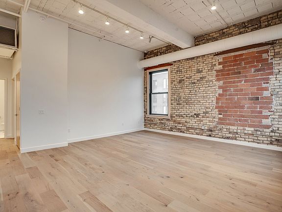 5th image of 200 2nd Ave N #404