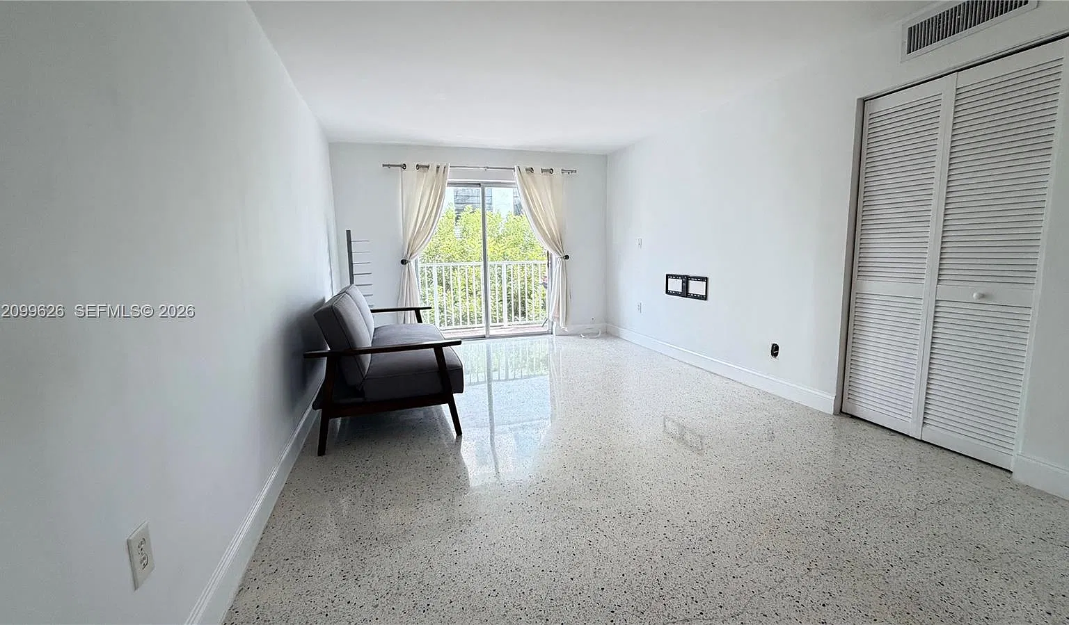 El Rio Condo — Photo 3