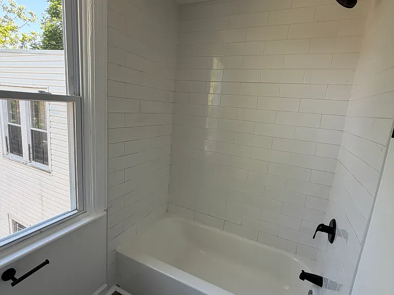 1029 Van Duzer St #3 — Photo 6