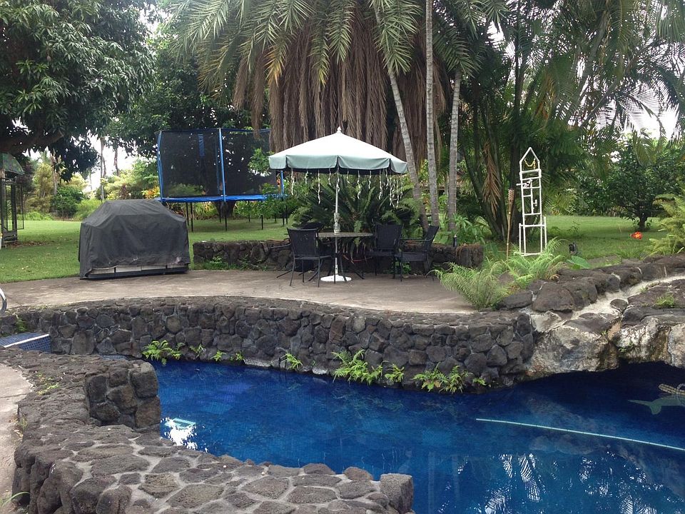 Pool/yard
