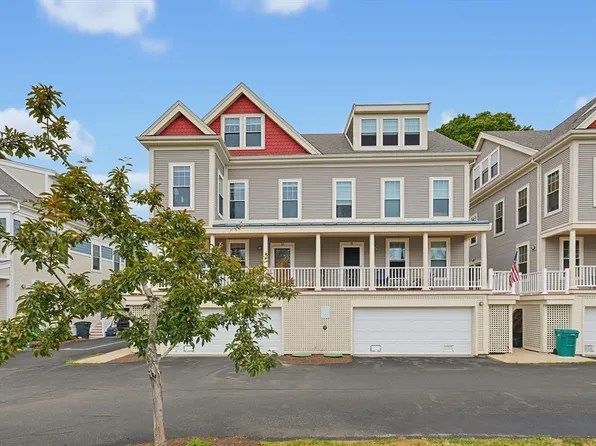 12 Honora Ln #12, Buzzards Bay, MA 02532