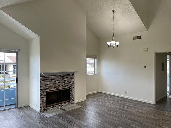 Dining Area Photo 1
