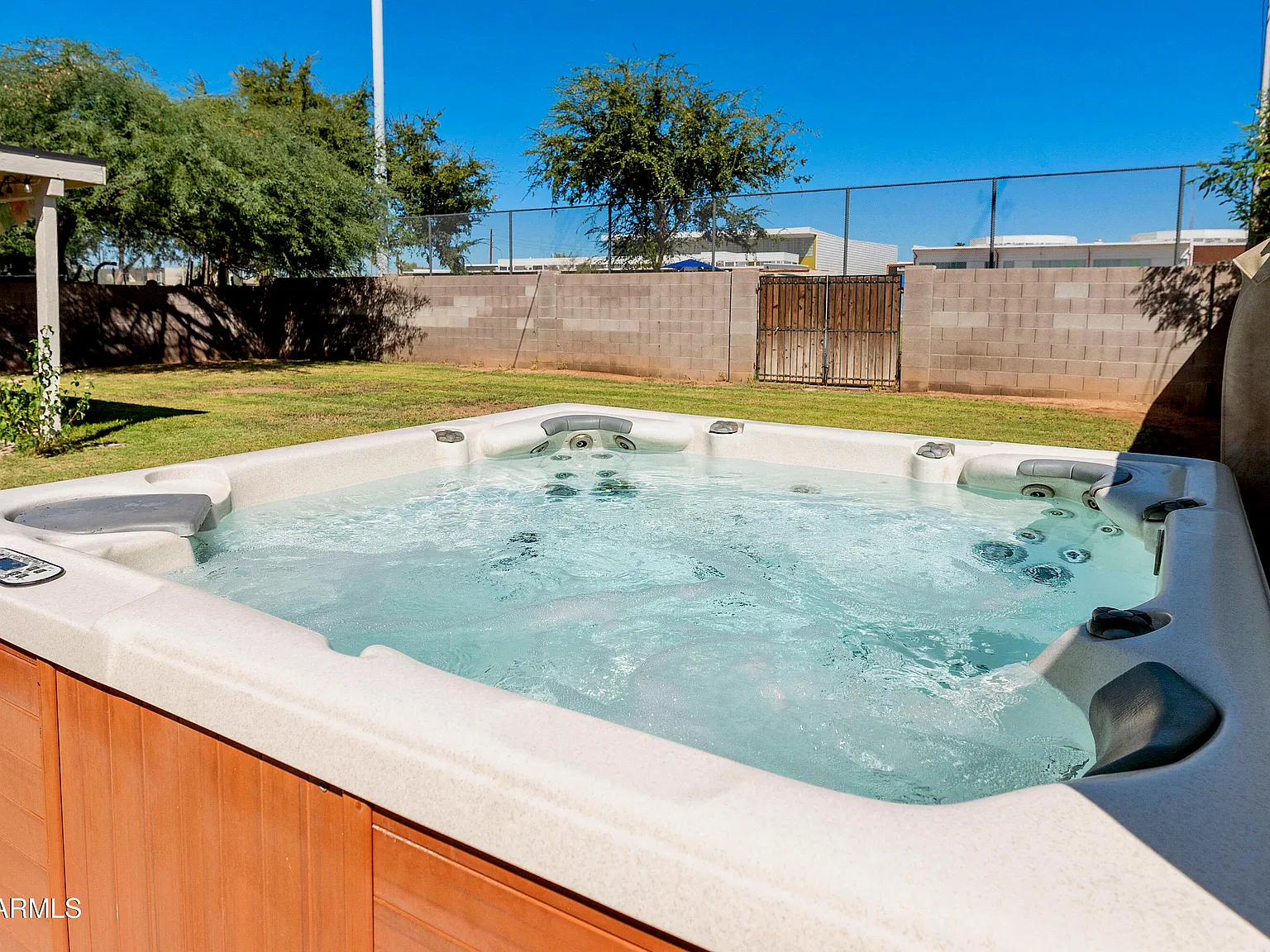3 bed, 1.0 bath, 1070 sqft, $2,200 — Photo 4