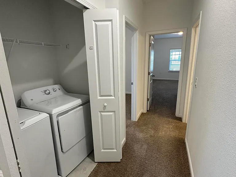 136 Pinebury Ln — Photo 14