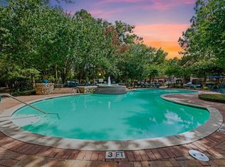 Raveneaux, Houston, TX 77069