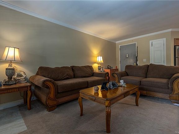 5th image of 5 Oakdale Mnr APT B15