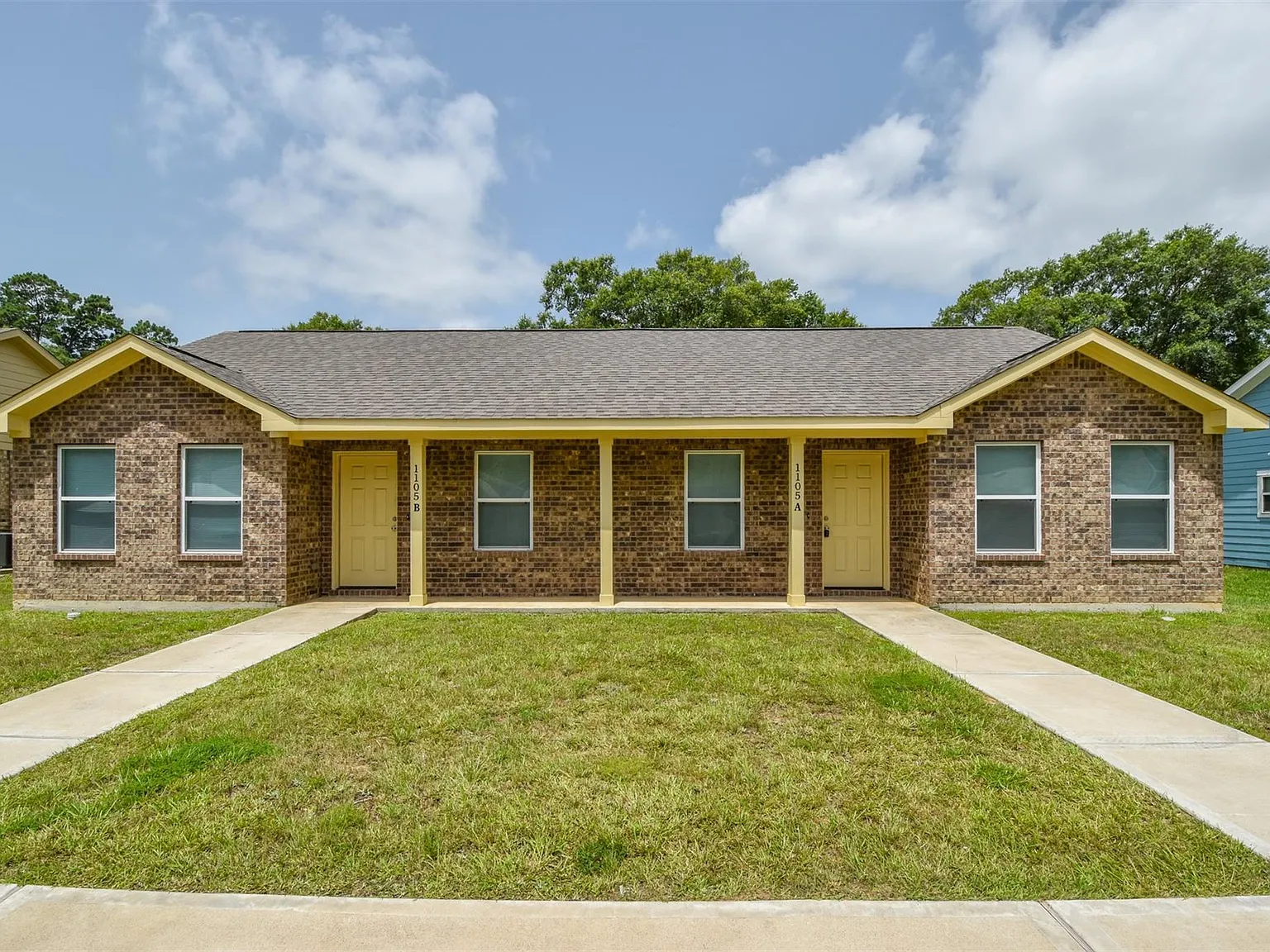 2 bed, 2.0 bath, 886 sqft, $1,200 — Photo 1