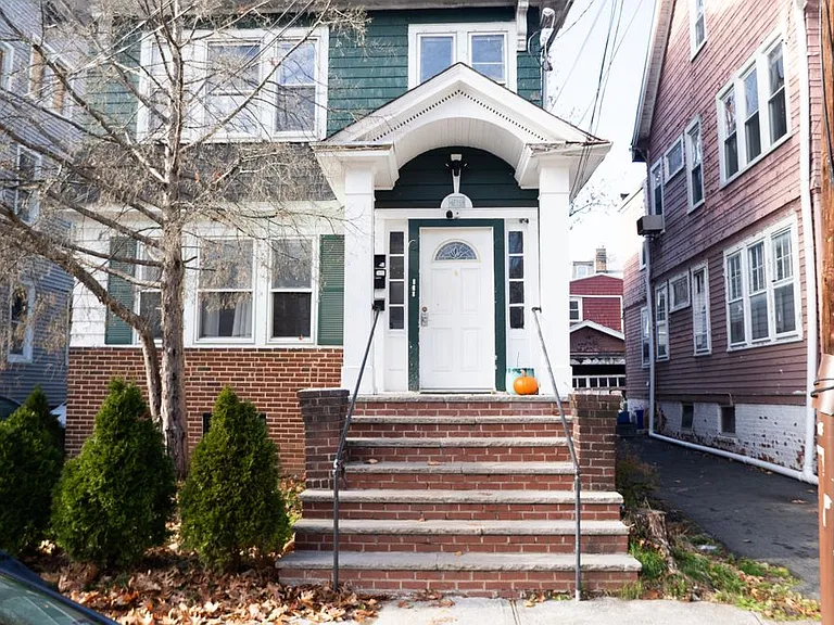65 Poe Ave #2 — Photo 26