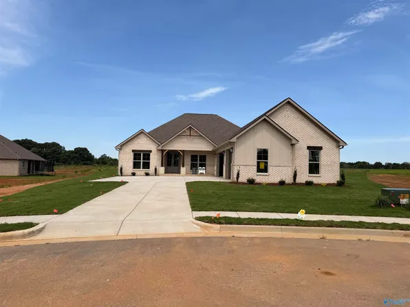 17735 Carillon Dr, Athens, AL 35611
