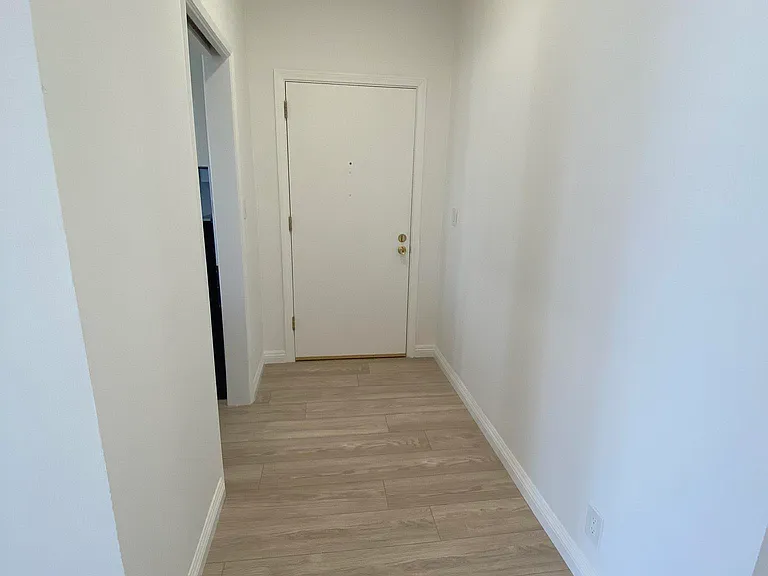 511 San Vicente Blvd #204 — Photo 7
