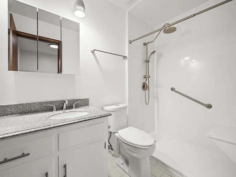 1332 W Glenlord Rd #1332 — Photo 11