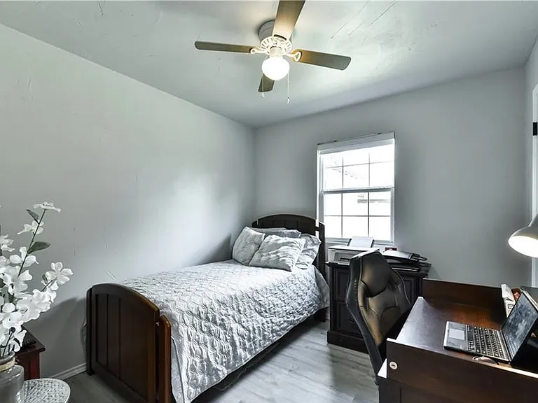 2203 Coach Dr — Photo 8