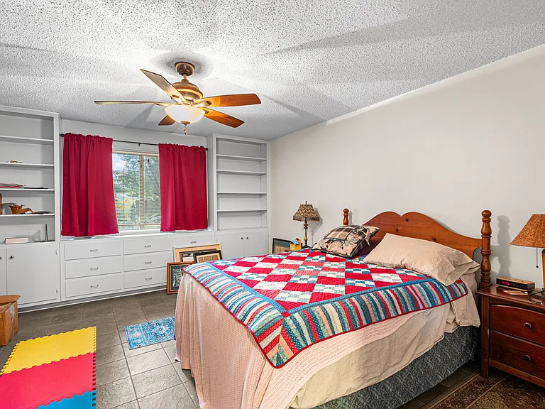 8301 Greenslope Dr — Photo 10