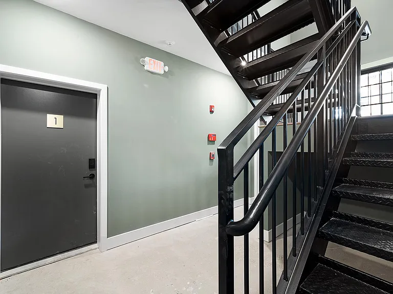 1772 N Front St #3 — Photo 35