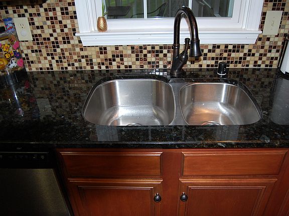 5th image of 163 Willow Wood Dr