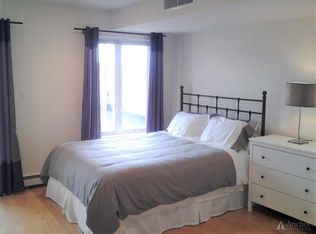 30 Little Neck Rd, LITTLE NECK, NY 11363