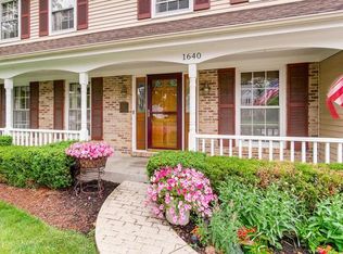 1640 N Woodlawn St, Wheaton, IL 60187
