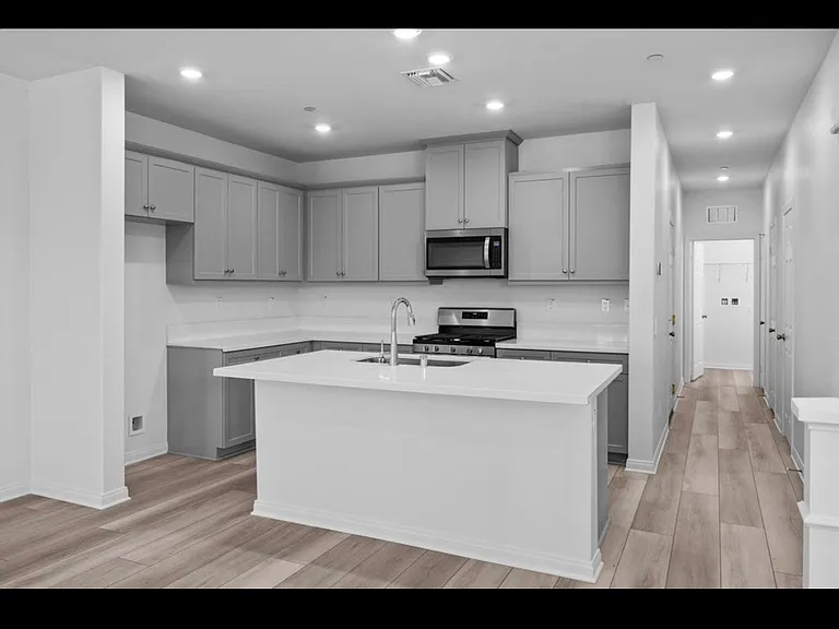 3905 E Coronado Privado — Photo 3