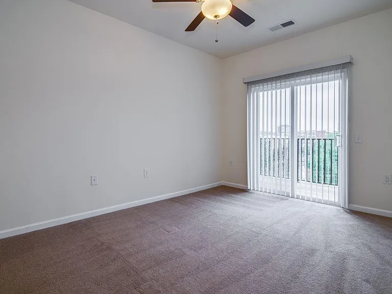 Catherine 36 Apartments — Photo 32