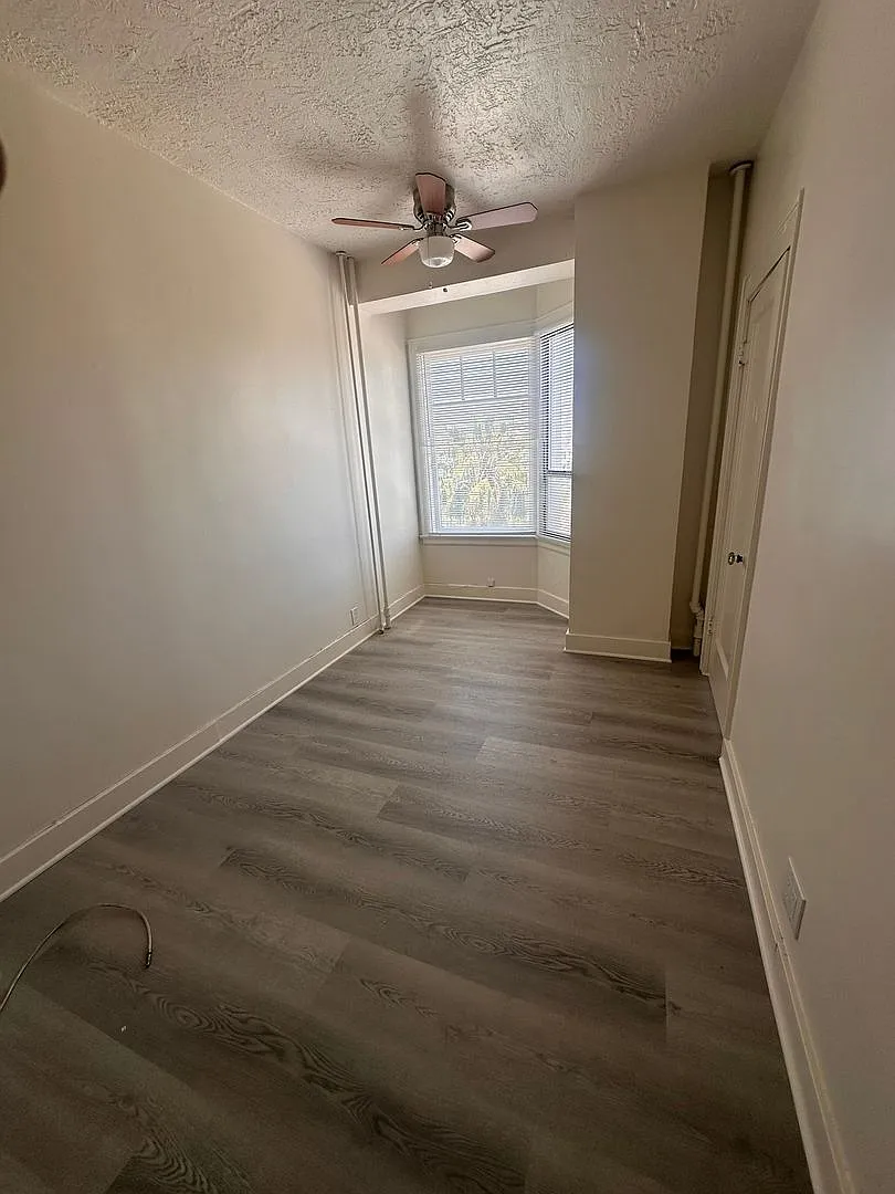 Bright & Spacious 1 Bed / 1 Bath in the Heart of Downtown Long Beach — Photo 4