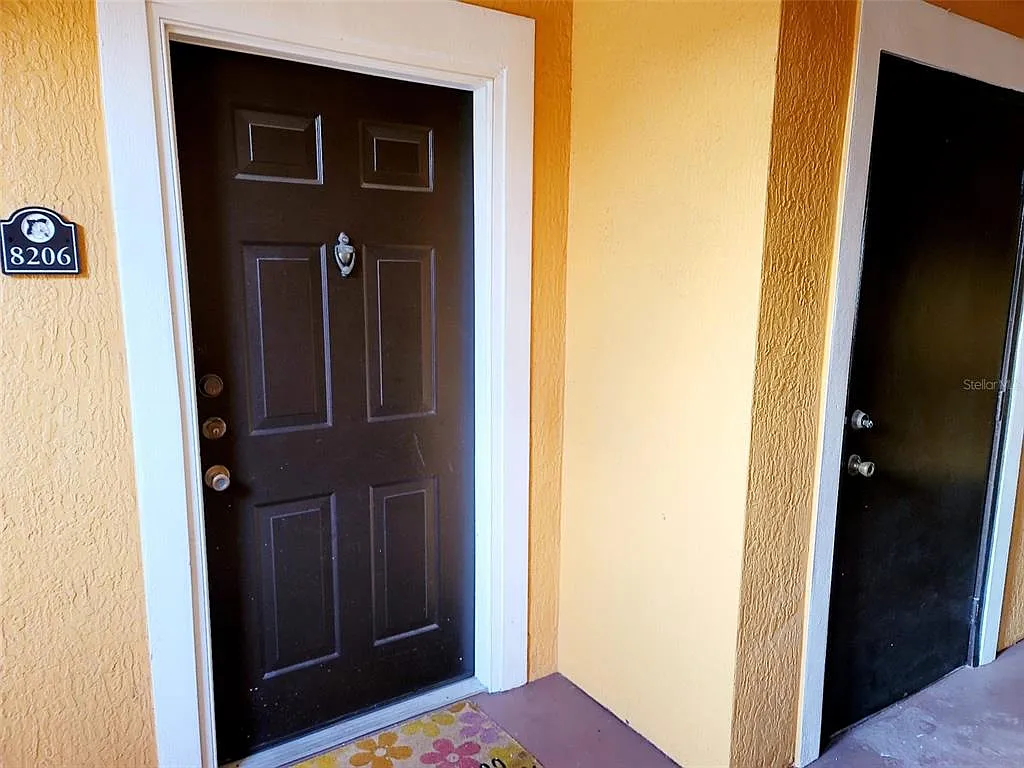 5475 Vineland Rd — Photo 3