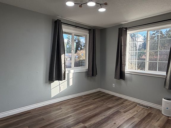 Southeast bedroom