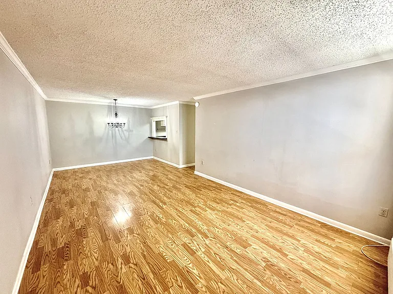 3101 Highland Rd #317 — Photo 2