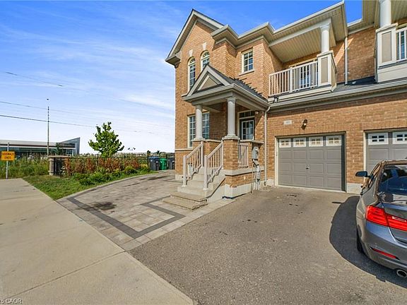 3rd image of 40 Spokanne St N