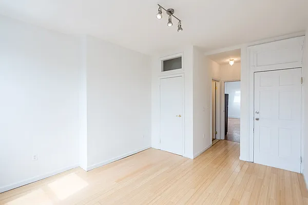 Rented by Nooklyn NYC LLC | media 29