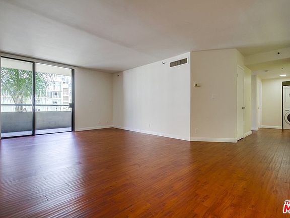 3rd image of 600 W 9th St APT 609