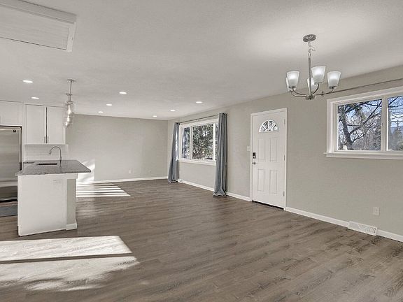 5th image of 817 Westmoor Dr