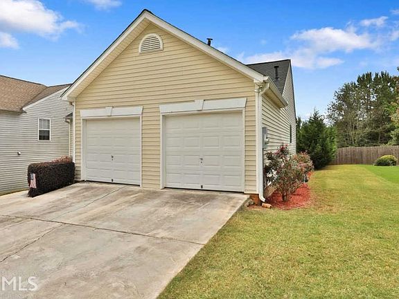 3rd image of 50 Greens Ct