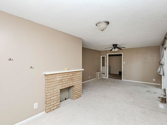 4th image of 516 W Carr Ave