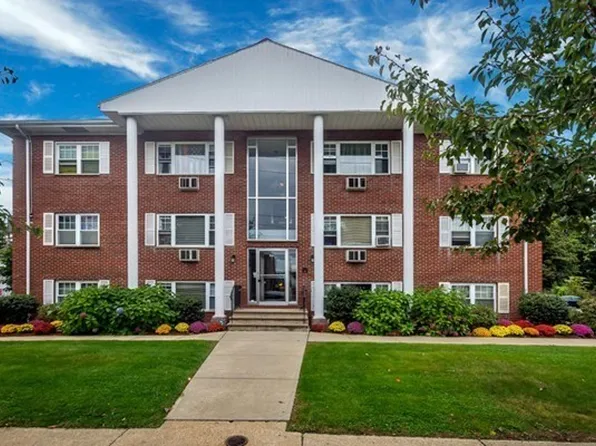 924 Main St APT 23, Woburn, MA 01801