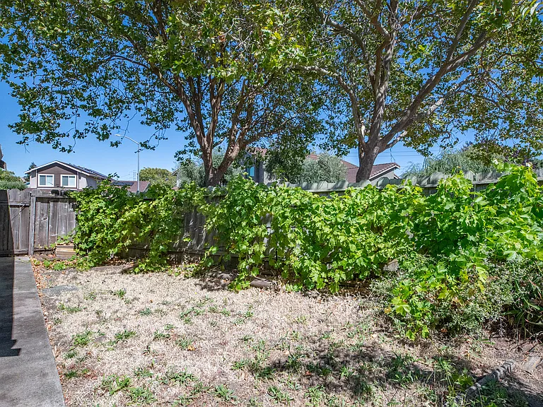 321 Brookshire Ct — Photo 40