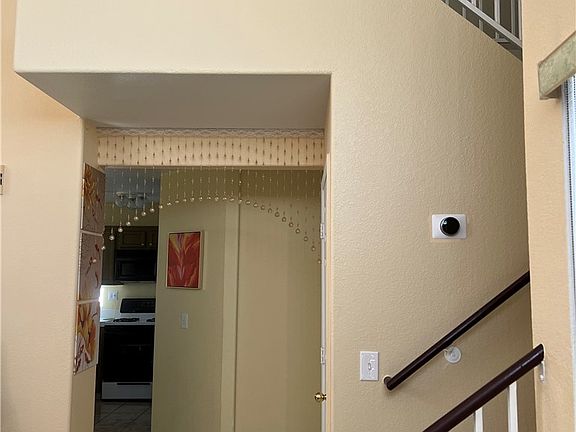 5th image of 2567 Raywood St