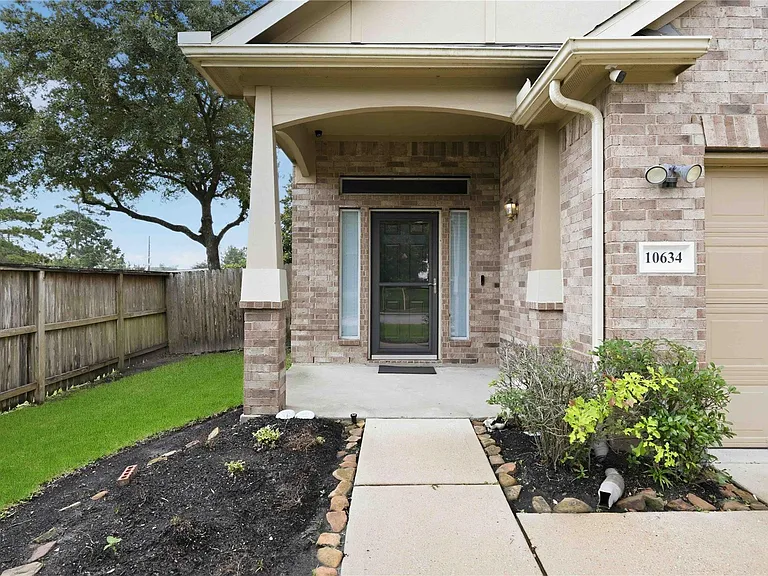 10634 Kentington Oak Dr — Photo 3