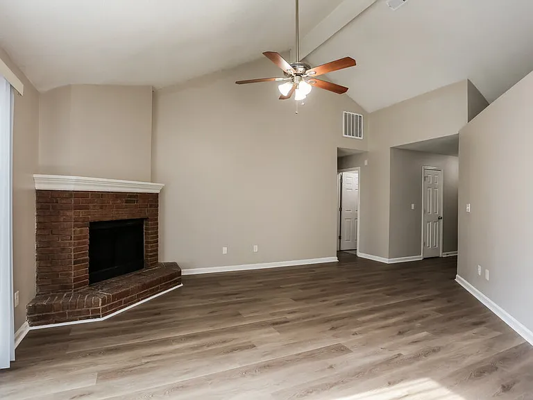 359 Tait Rd — Photo 4