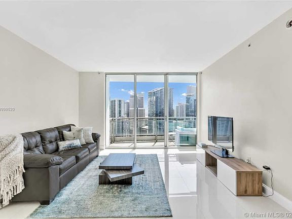 3rd image of 90 SW 3rd St APT 3303