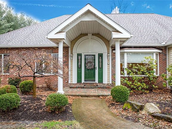 2nd image of 223 Lake Pointe Dr