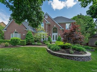 3727 Merriweather Ln, Rochester Hills, MI 48306