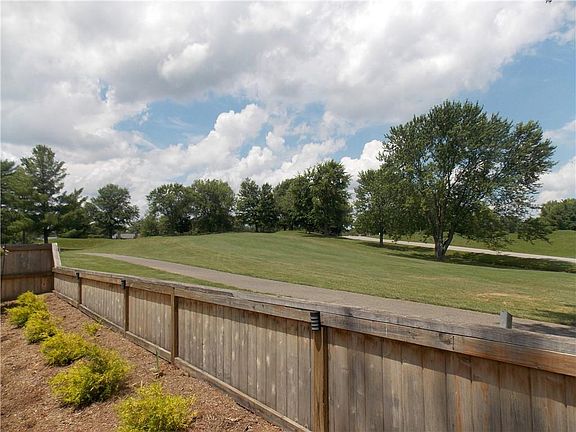 4th image of 9490 S Pointe Lasalles Dr #77
