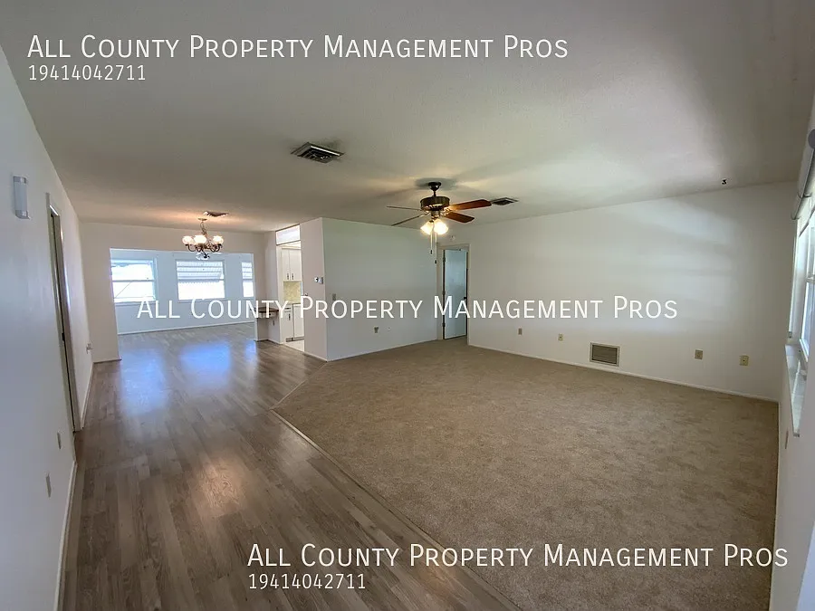 2 Bedrooms / 2 Bathrooms / 1 Car Garage / Heated Pool Home / Private Backyard / Lawn Care Include... — Photo 4