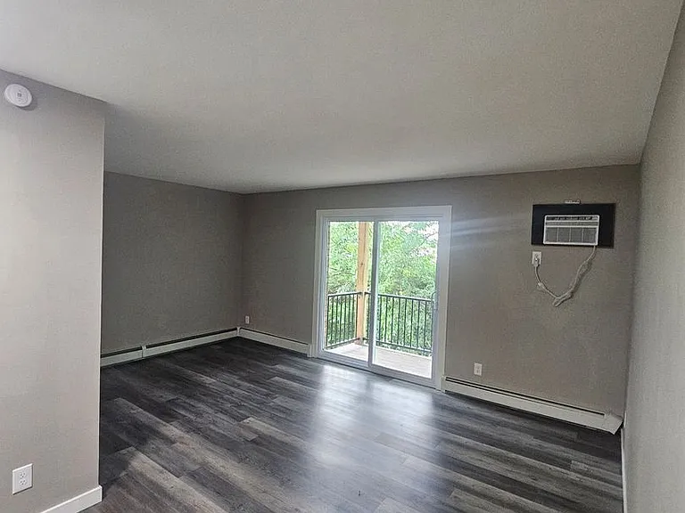 1710 Elder St. (10 Unit) — Photo 3