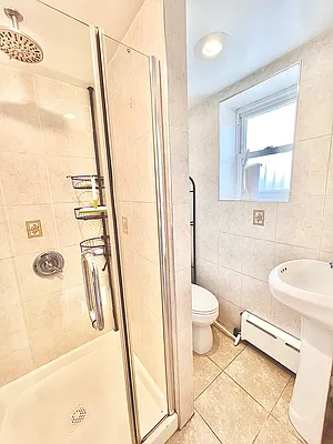 Rented by Voro, LLC | media 23